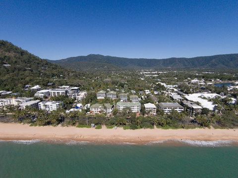 On The Beach Holiday Apartments - Sunshine Coast Tourism 0