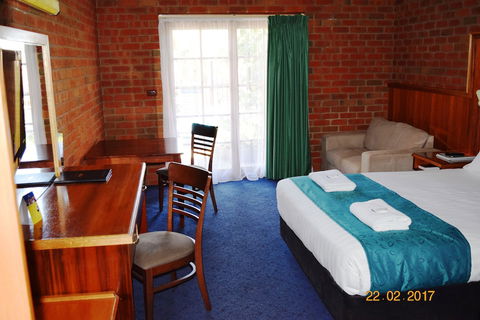 Early Australian Motor Inn - Holiday Sunshine Coast 4