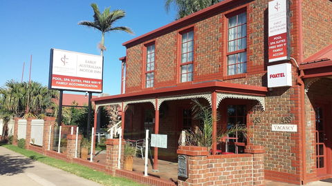 Early Australian Motor Inn - Holiday Sunshine Coast 0