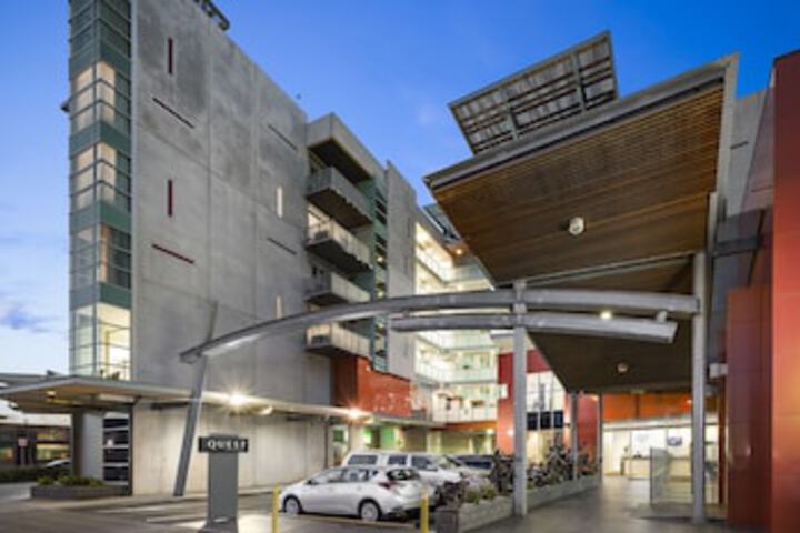 Burnside VIC Holiday Sunshine Coast