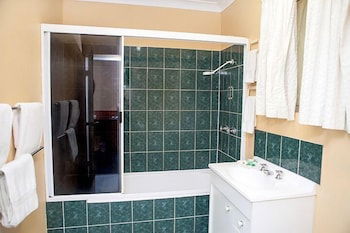 Townview Motel - Sunshine Coast Tourism 5