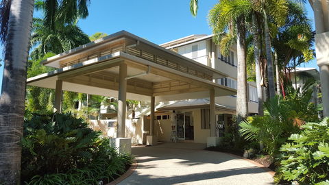 Cayman Villas - Sunshine Coast Tourism 1