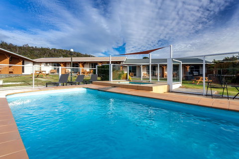 Beachfront At Bicheno - Holiday Sunshine Coast 2