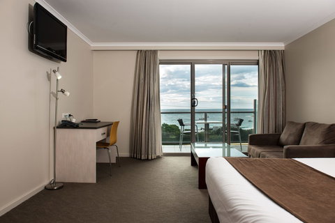 Beachfront At Bicheno - Holiday Sunshine Coast 5