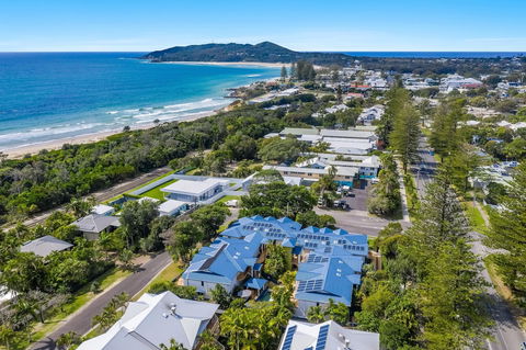 Eco Beach Resort - Holiday Sunshine Coast 1