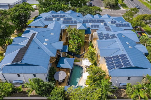 Eco Beach Resort - Holiday Sunshine Coast 2