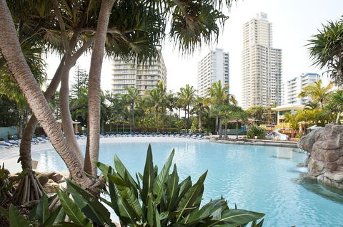 Mantra Crown Towers - Holiday Sunshine Coast 4