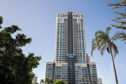 Mantra Crown Towers - Holiday Sunshine Coast 0