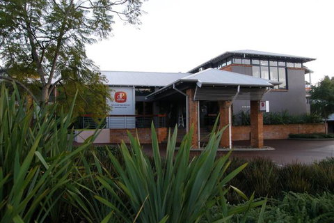 Margarets In Town Apartments - Holiday Sunshine Coast 3