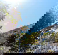 Surfers Del Rey - Sunshine Coast Tourism