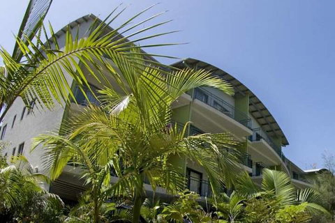 Flynns Beach Resort - Sunshine Coast Tourism 1