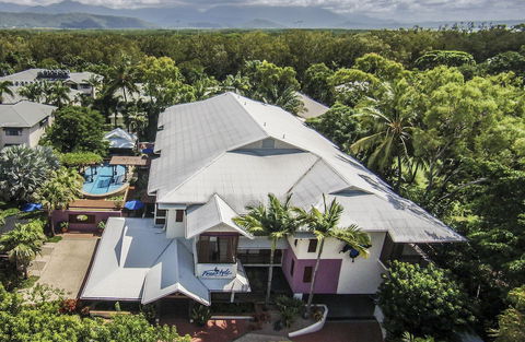 Freestyle Resort Port Douglas - Sunshine Coast Tourism 1