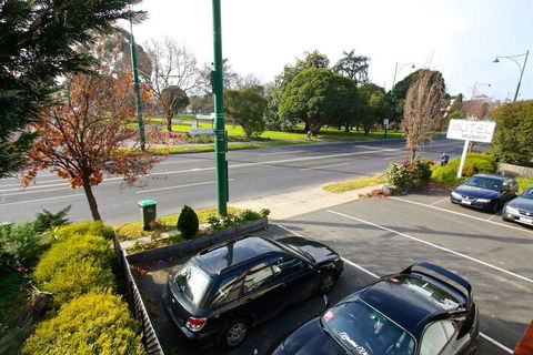 Motel Maroondah - Sunshine Coast Tourism 1