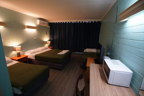 Motel Maroondah - Sunshine Coast Tourism 4