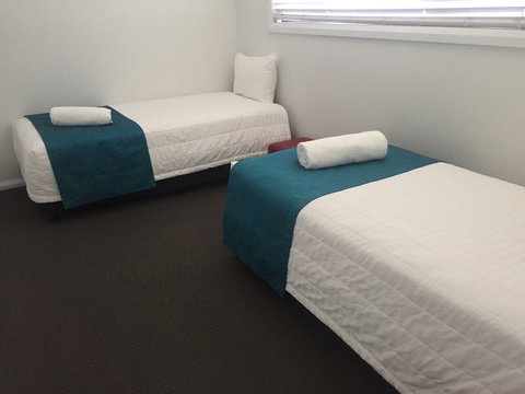 Macquarie Barracks Motor Inn - Sunshine Coast Tourism 5