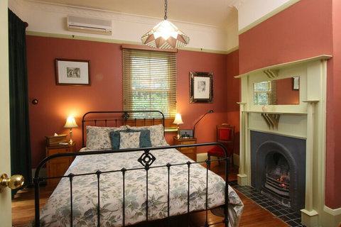 Moments Mountain Retreat - Holiday Sunshine Coast 3