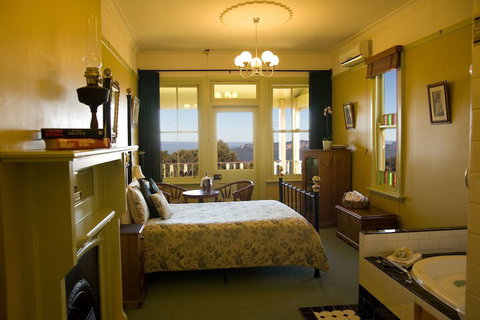 Moments Mountain Retreat - Holiday Sunshine Coast 6