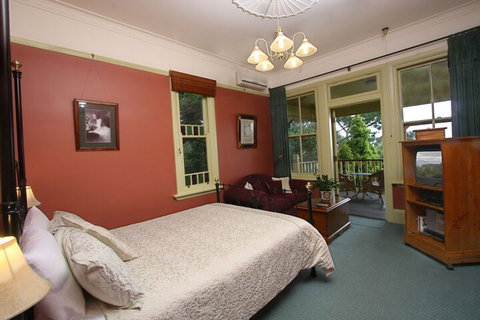 Moments Mountain Retreat - Holiday Sunshine Coast 7