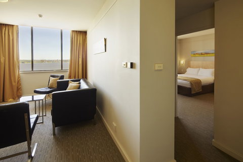 Quality Hotel Ambassador Perth - Holiday Sunshine Coast 6