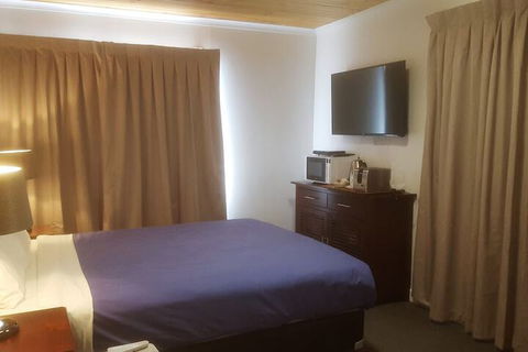 Clunes Motel - Sunshine Coast Tourism 2