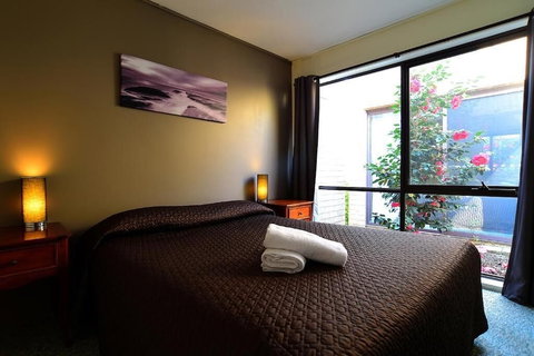 Executive Hideaway Motel - Holiday Sunshine Coast 5