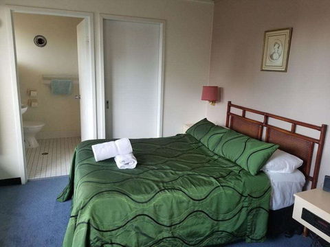 Raceways Motel - Sunshine Coast Tourism 5