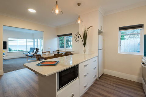 Sunrise At Penguin - Sunshine Coast Tourism 7