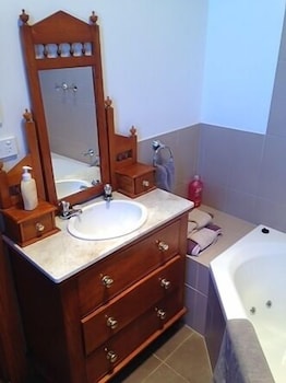 Redwing Shearer's Quarters - Sunshine Coast Tourism 4