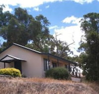 Riesling Country Cottages - Holiday Sunshine Coast