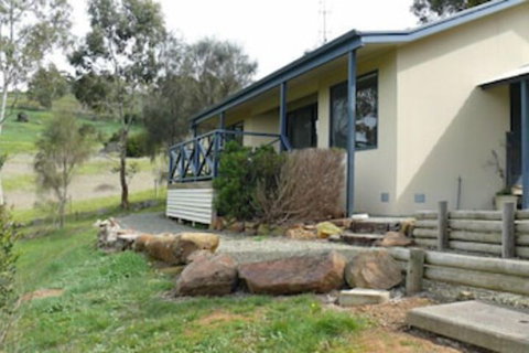 Riesling Country Cottages - Holiday Sunshine Coast 4