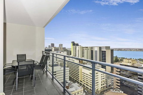Astra Apartments Perth Zenith - Holiday Sunshine Coast 5