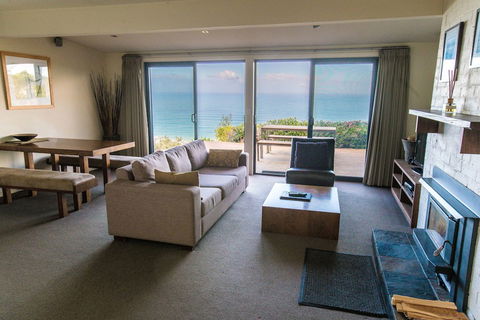 Beacon Point Ocean View Villas - Sunshine Coast Tourism 3