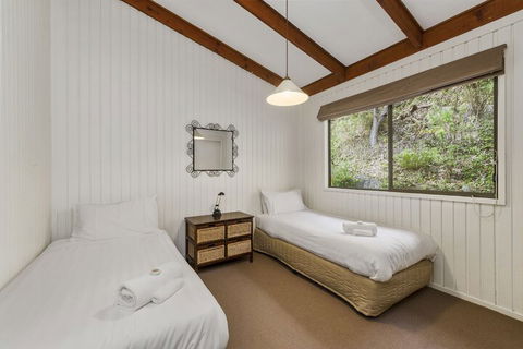 Beacon Point Ocean View Villas - Sunshine Coast Tourism 5