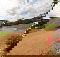 3 Bells Alpine Cottage - Sunshine Coast Tourism