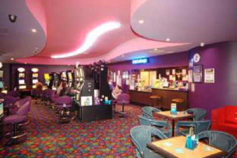 Neptune Grand Hotel - Holiday Sunshine Coast 3