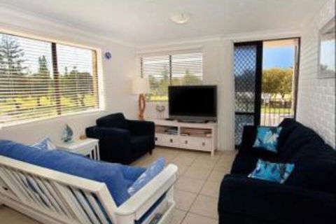 Pacific 1 / 103 - Sunshine Coast Tourism 3