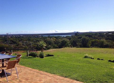 Bremer Bay Resort - Holiday Sunshine Coast 2