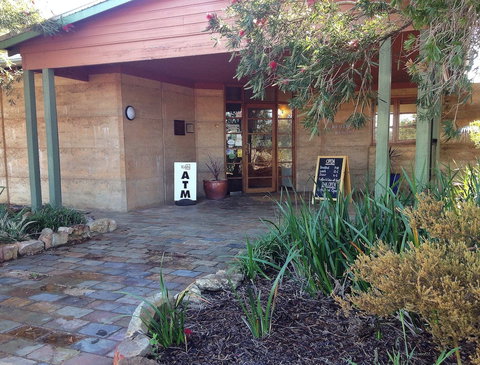 Bremer Bay Resort - Holiday Sunshine Coast 1