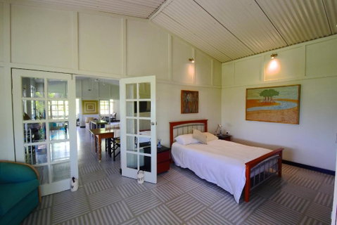 Cow Bay Hilltop Escape - Sunshine Coast Tourism 6