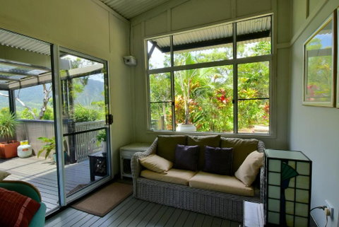 Cow Bay Hilltop Escape - Sunshine Coast Tourism 1