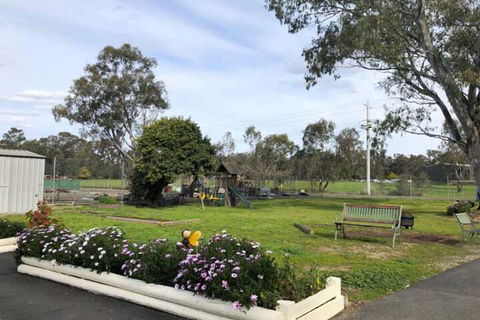 Wattle Motel - Sunshine Coast Tourism 7