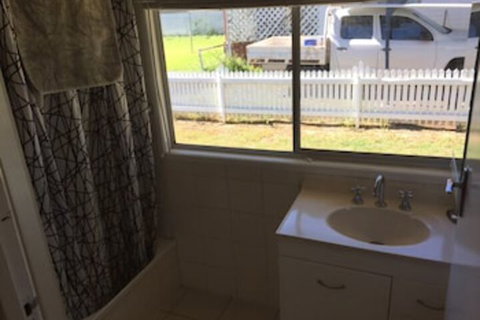 Roma Motel - Sunshine Coast Tourism 7