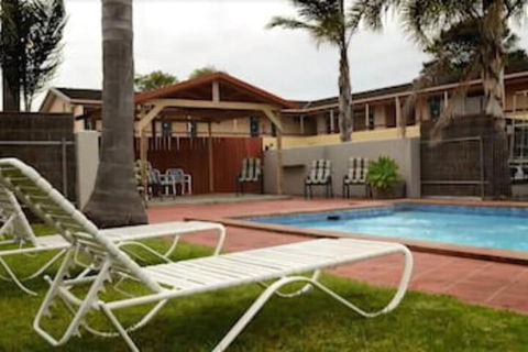 Red Carpet Motel - Sunshine Coast Tourism 1