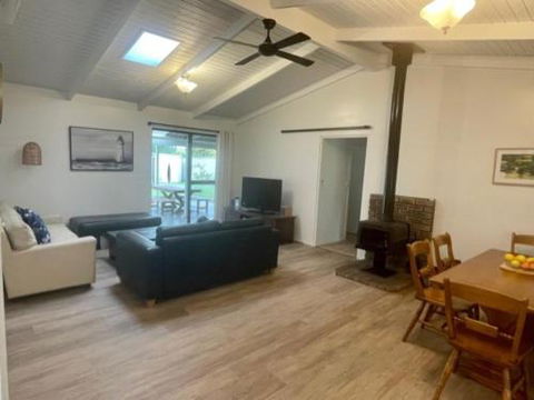 Abbey Beach Shack - Holiday Sunshine Coast 3