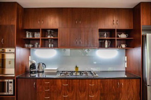 Four Mile Beach Retreat - Sunshine Coast Tourism 7