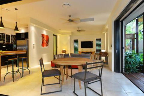 Mana Moana Beachfront Estate Port Douglas - Sunshine Coast Tourism 1