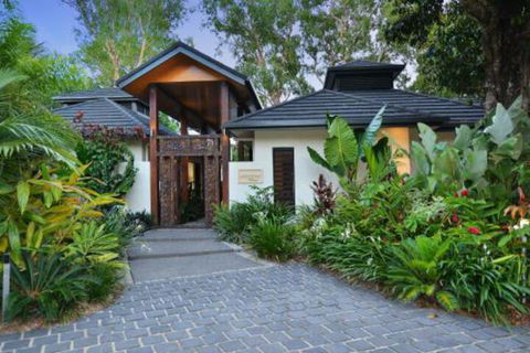 Mana Moana Beachfront Estate Port Douglas - Sunshine Coast Tourism 6