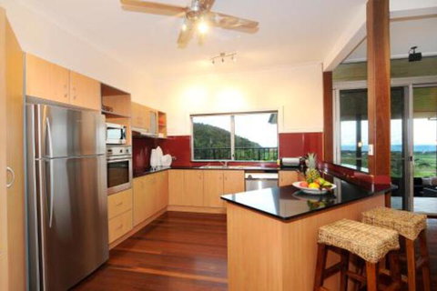 Seaview - Sunshine Coast Tourism 2