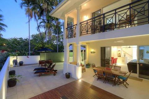 Whispering Palms - Sunshine Coast Tourism 2