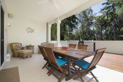 Whispering Palms - Sunshine Coast Tourism 4